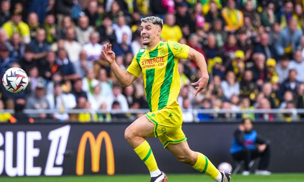 Fc Nantes Abline Pingl Par Un Co Quipier But Football Club