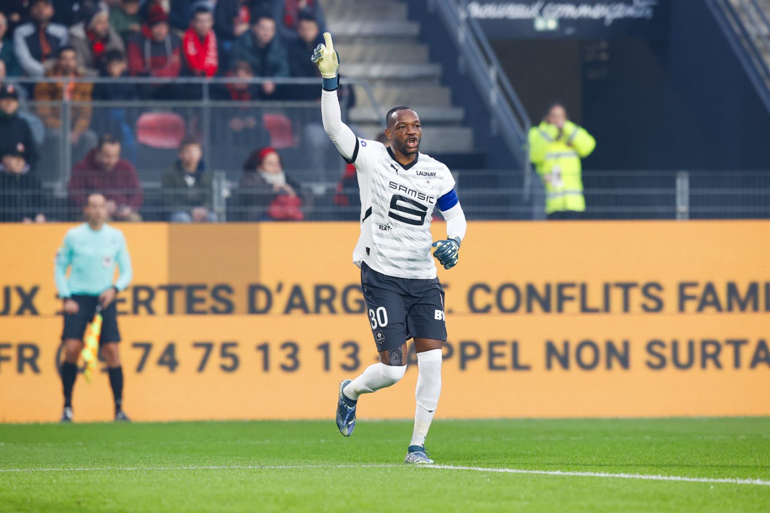 Stade Rennais Mandanda Sampaoli A Ne Se Passera Pas Comme L Om