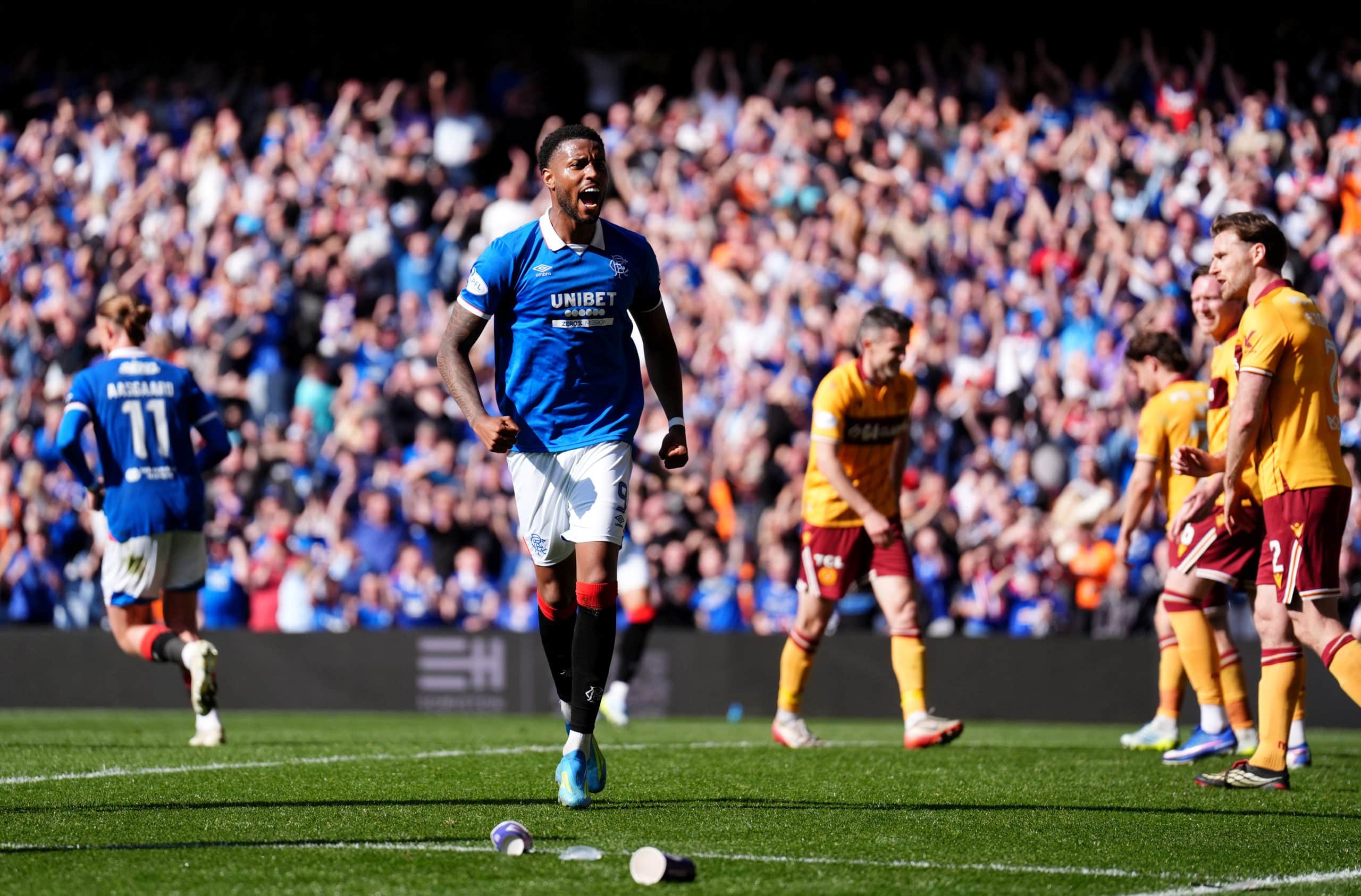 Youssef Chermiti sous le maillot des Glasgow Rangers