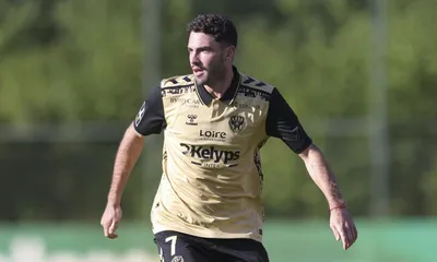 ASSE Mercato : Monconduit poussé vers la sortie mais…