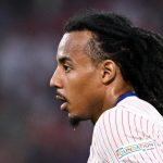 FC Barcelone : Koundé a déjà désobéi à Flick !