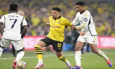 FC Barcelone Mercato : le PSG torpille le dossier Sancho, accord proche ?