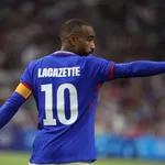 France – Etats-Unis : Lacazette et Olise lancent les Bleus aux JO !