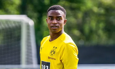 Nice fonce sur Moukoko, Roy secoue ses joueurs à Brest, départs imminents à Lille et à Rennes