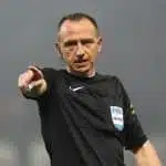 Ligue 1 : l’arbitre recordman des pénaltys envoyé en L2 !