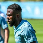 OM : un ancien crack du RC Lens vole au secours de Mbemba