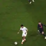 OM-PSG : fumigènes, parvis bondé, policiers en nombre, l’ambiance monte au Vélodrome !