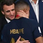 Real Madrid : Emmanuel Macron pique Florentino Perez sur le cas Mbappé