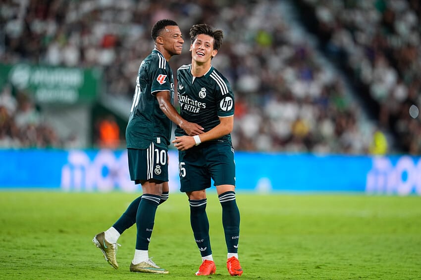 La joie de Kylian Mbappé et Arda Güler lors d'Elche - Real Madrid