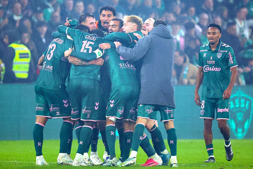 Ligue 2: l'AI spinge l'ASSE in Ligue 1, l'FC Nantes riceve una notizia terribile!