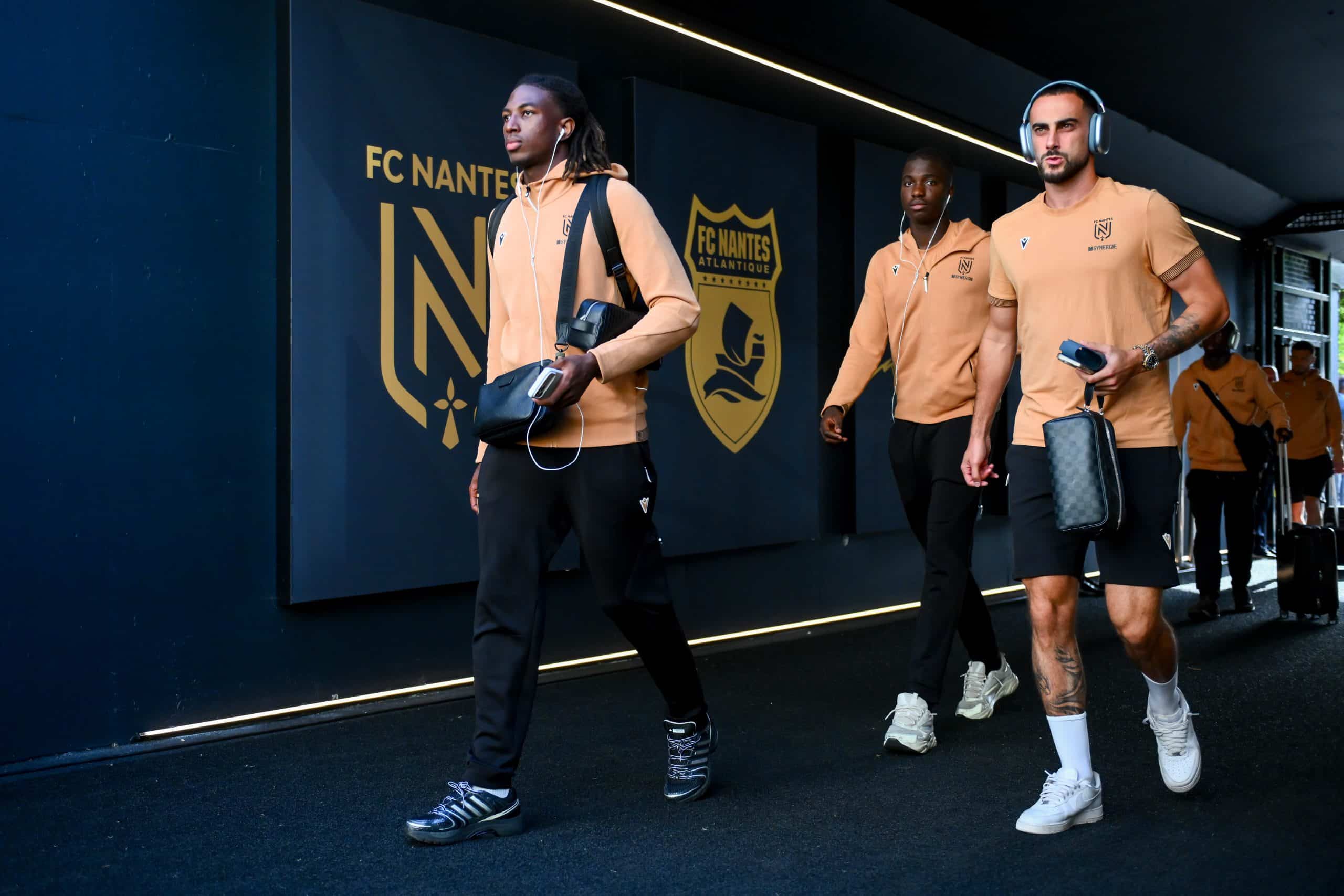 FC Nantes : Naples pose 16 M€, les Canaris bloquent tout !