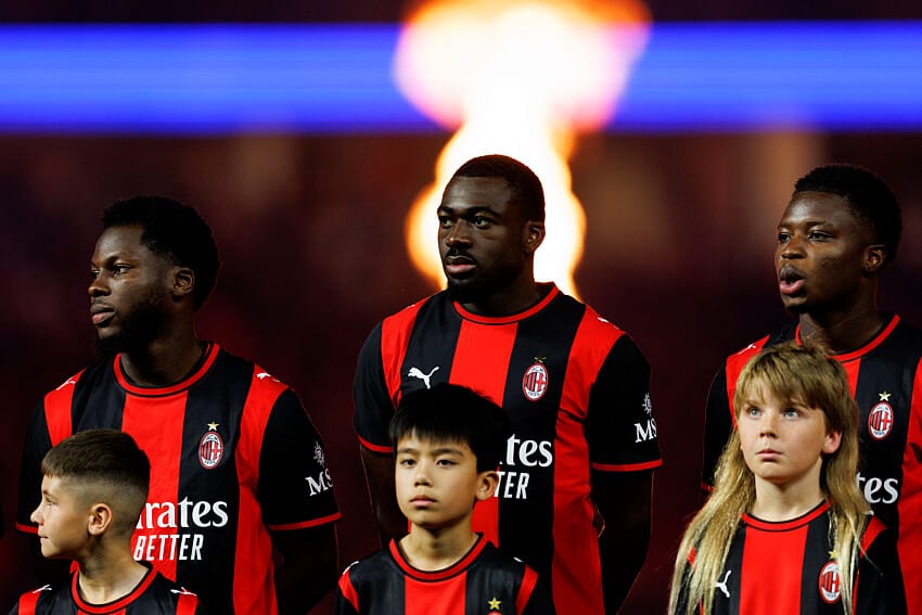 Youssouf Fofana (au milieu) sous le maillot de l'AC Milan