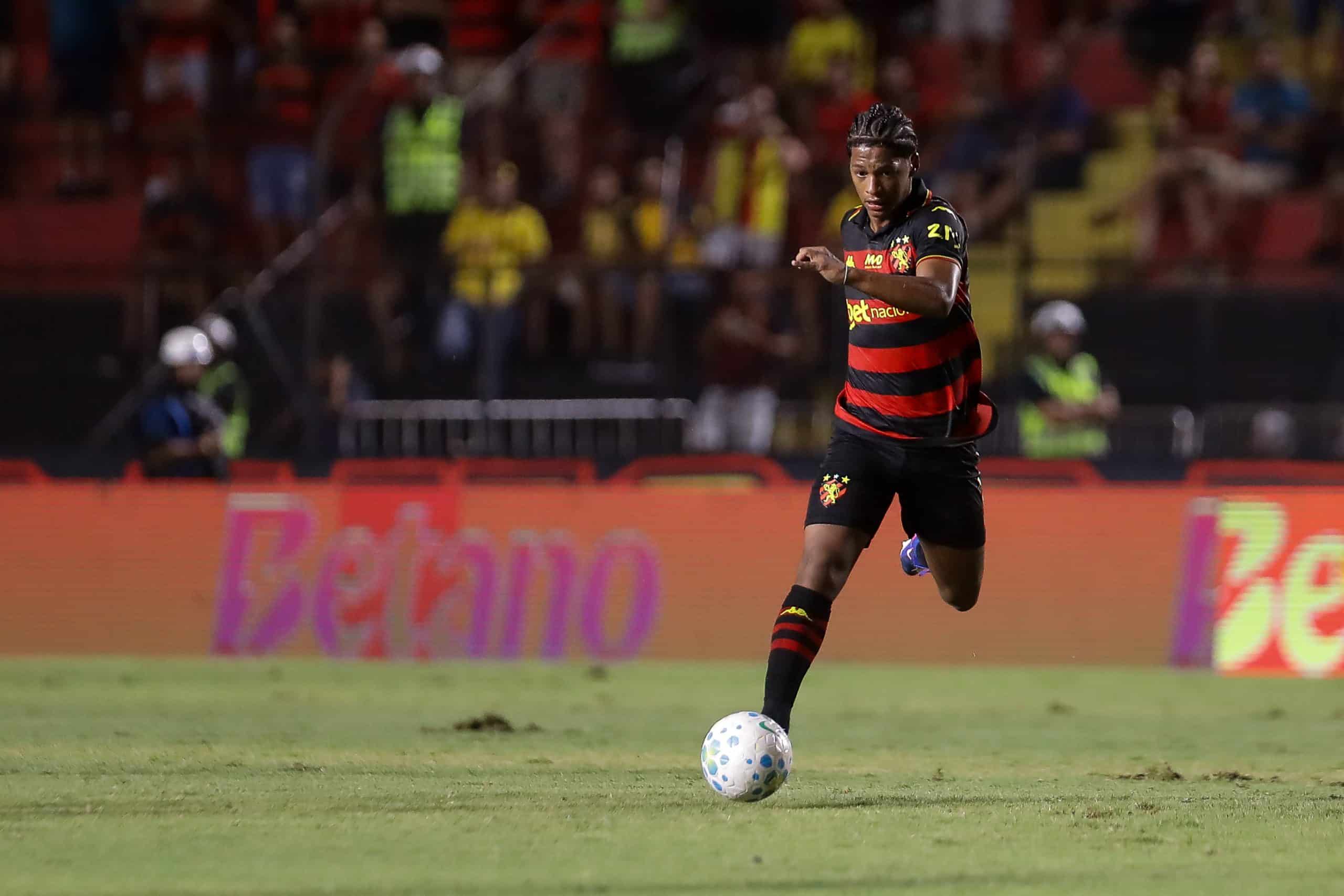 Zé Lucas sous le maillot de Sport Recife