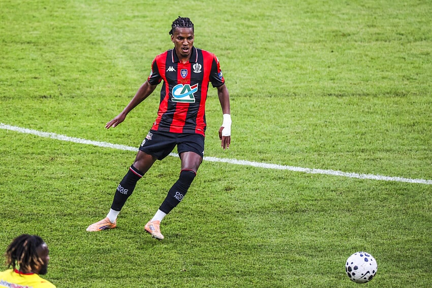 Hicham Boudaoui sous le maillot de l'OGC Nice