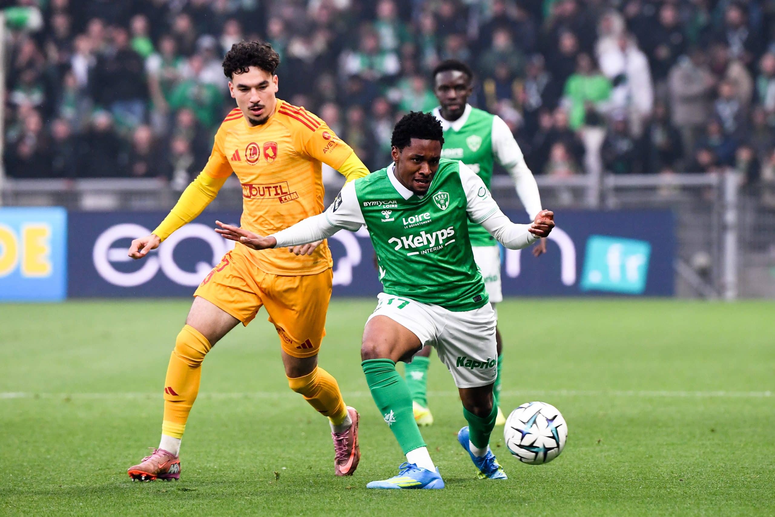 Nolan Galves au duel avec Joshua Duffus