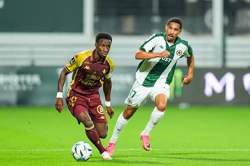 Bouna Sarr lors de Red Star - FC Metz
