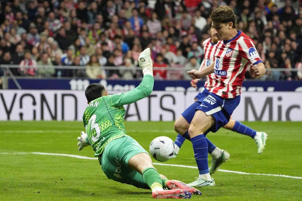 FC Barcelona: Simeones Urteil fällt auf Julián Álvarez!