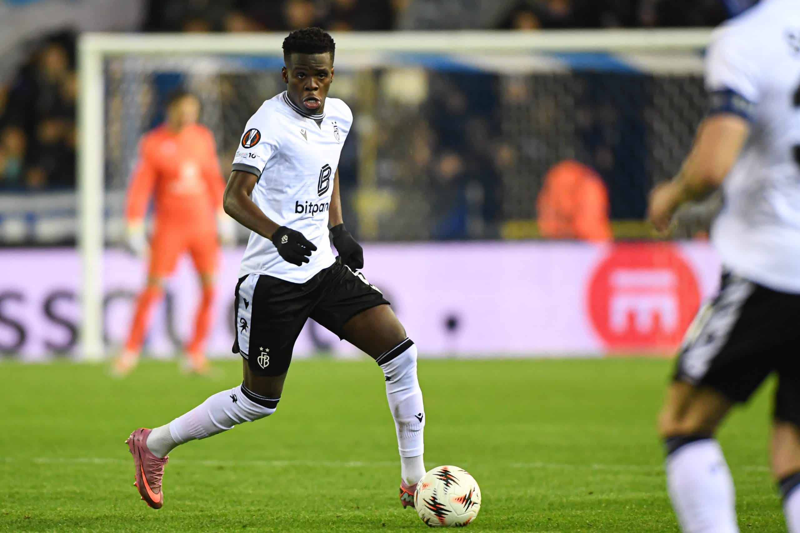 Metinho sous le maillot du FC Bâle