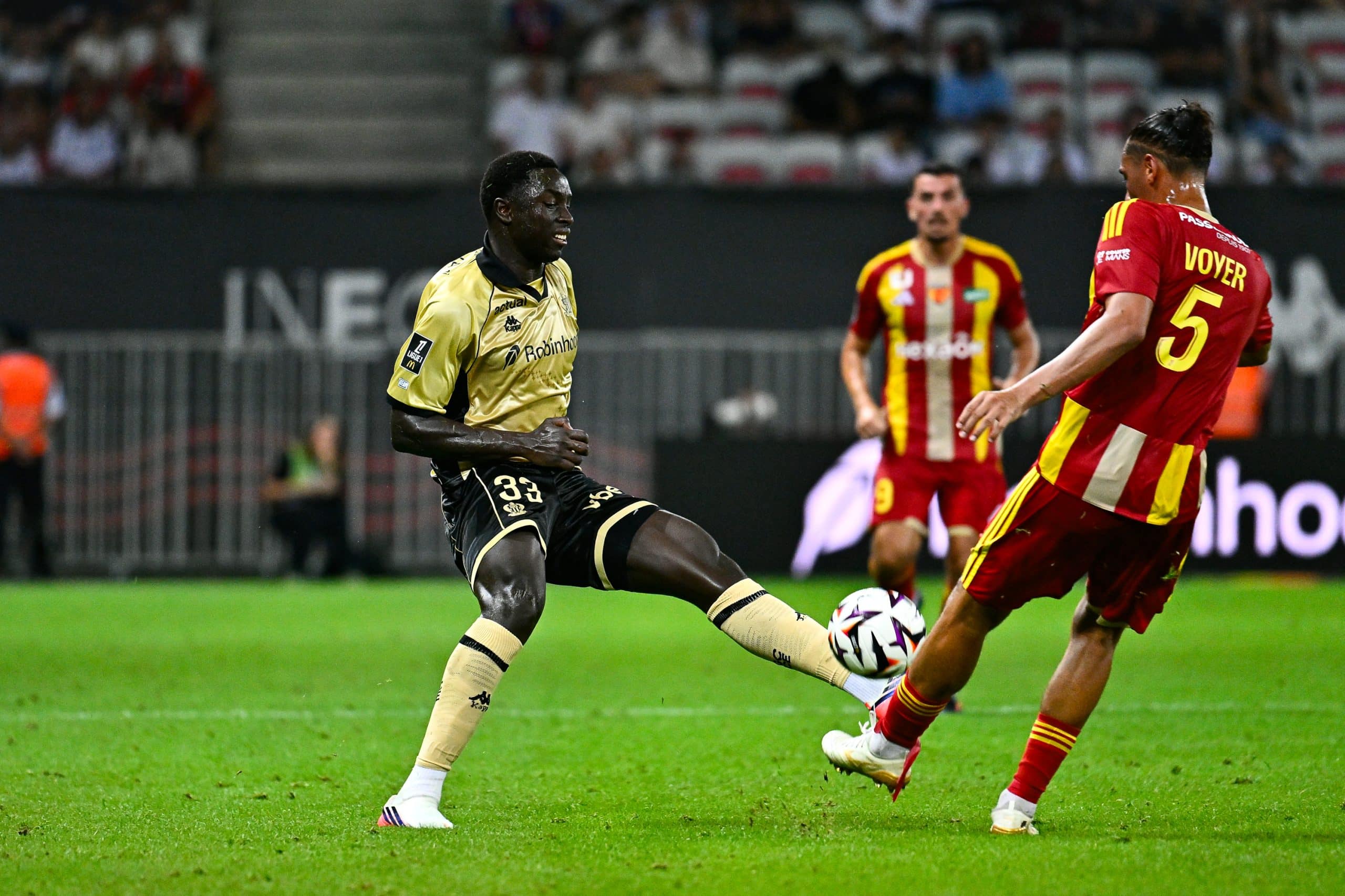 Stade Rennais : Nice s’attaque à un défenseur après la blessure de Mendy
