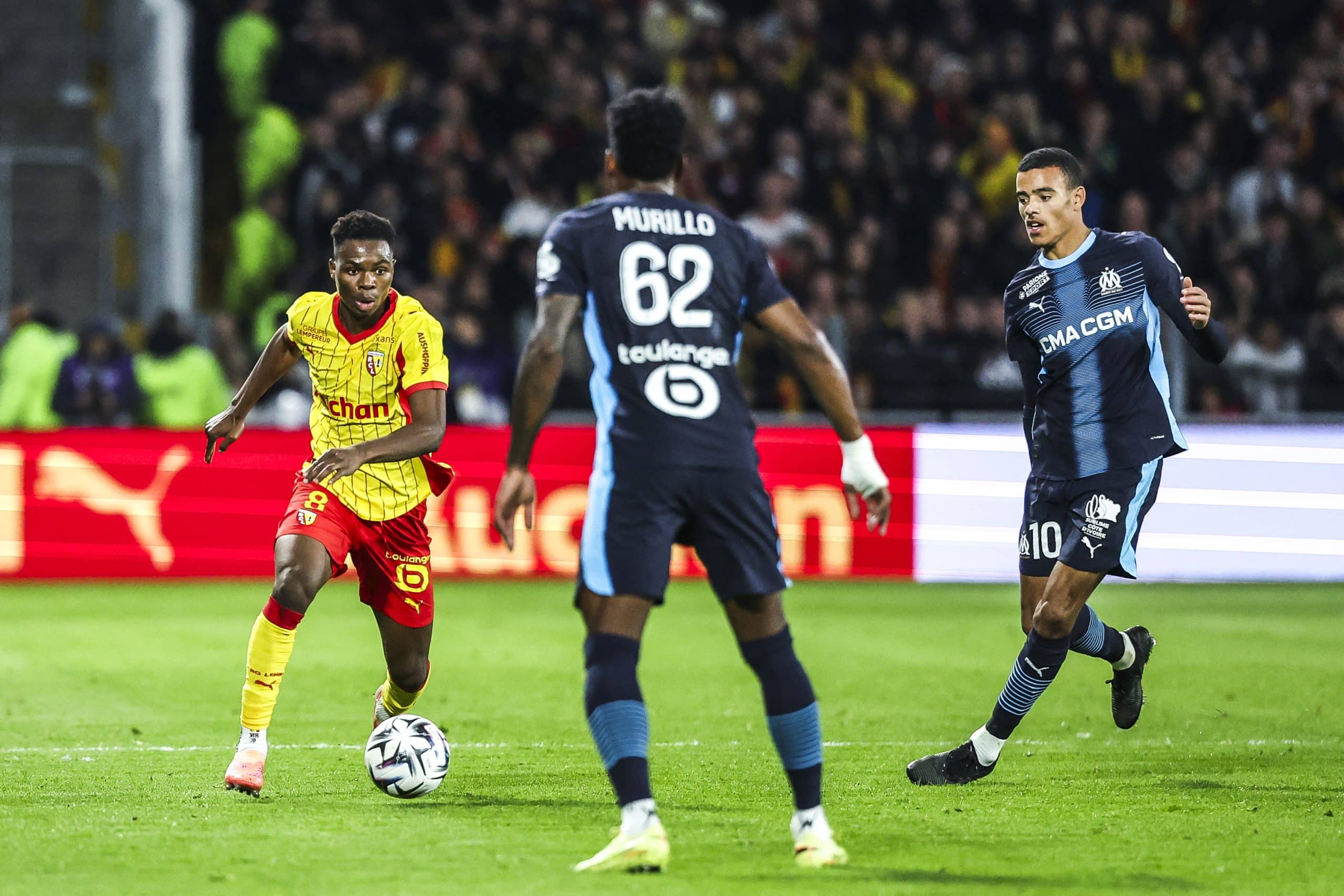 Mamadou Sangaré (RC Lens) et Mason Greenwood (OM)
