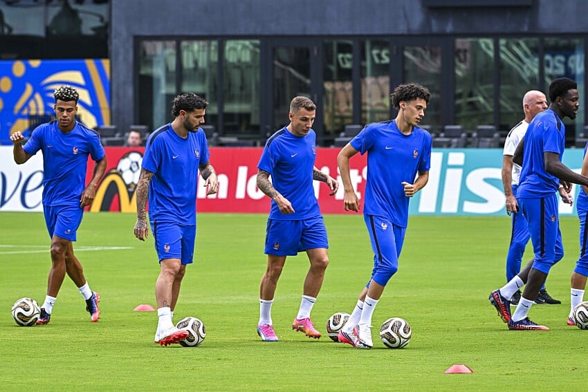 Digne et Akliouche en Bleu