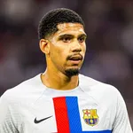 A la pause, Araujo permet au FC Barcelone de mener contre l’Intercity