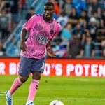ASSE – Mercato : un ex défenseur de l'OM prêt à  débarquer pour jouer à  Niort !