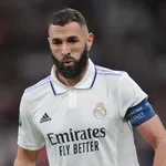 Benzema de retour au Real Madrid, le FC Barcelone fonce sur Kanté