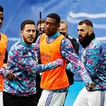 Benzema manque un pénalty, Elche surprend le Real Madrid à  la pause