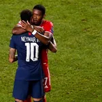 PSG : Alaba revient sur son geste de consolation auprès de Neymar