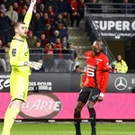 Coup dur pour Toko-Ekambi, David (LOSC) et Digard (Nice) clarifient leur avenir