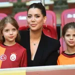 Dévêtue, Wanda Nara en montre beaucoup
