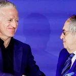 Equipe de France : Deschamps réagit à  sa prolongation chez les Bleus