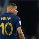 Equipe de France, PSG, OM : Valbuena espère voir Mbappé se faire recadrer