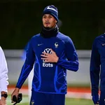 à‰quipe de France, PSG : un défenseur des Bleus marque Mbappé de trop près