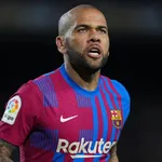FC Barcelone : Dani Alves rend les armes pour le titre et lance une pique au Real Madrid