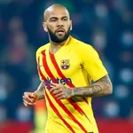 FC Barcelone : Dani Alves s'offre un record, coup dur en vue ?