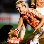 FC Barcelone : Koeman a trouvé un illustre soutien après son échec au Barça