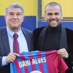 FC Barcelone : le salaire de Dani Alves dévoilé, Samuel Umtiti prend cher
