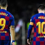 FC Barcelone : Lionel Messi cale dangereusement devant Karim Benzema