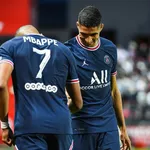 FC Barcelone – Mercato : après l'OL, Xavi lorgne sa dernière recrue au PSG et au Stade Rennais !