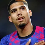 FC Barcelone &ndash; Mercato : la vente du successeur de Piqué accélérée par le Real Madrid ?