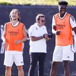 FC Barcelone – Mercato : le remplaçant idéal de Busquets délogé au Real Madrid ?