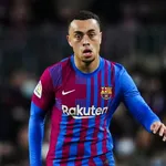 FC Barcelone – Mercato : un top club anglais veut relancer Dest !