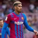 FC Barcelone : on en sait plus sur la blessure d’Araujo