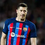 FC Barcelone, PSG – Mercato : Lewandowski fait un appel du pied à  Messi