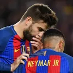 FC Barcelone, PSG – Mercato : Piqué a envoyé un message discret à  Neymar pour le faire revenir