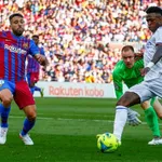 FC Barcelone – Real Madrid (1-2) : un Merengue victime d&rsquo;insultes racistes lors du Clasico