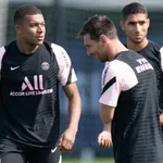 FC Barcelone, Real Madrid : le Camp Nou insulte Mbappé et le PSG lors de l’hommage à  Messi !