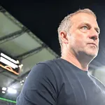 FC Barcelone : un cador complique déjà le dossier Hansi Flick !
